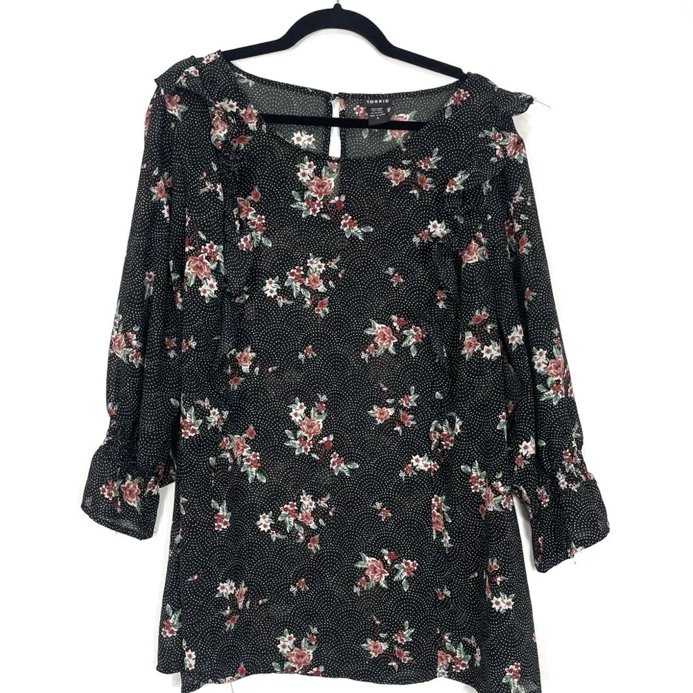 Torrid Black Top with Floral Design T23 - Picture 1 of 5